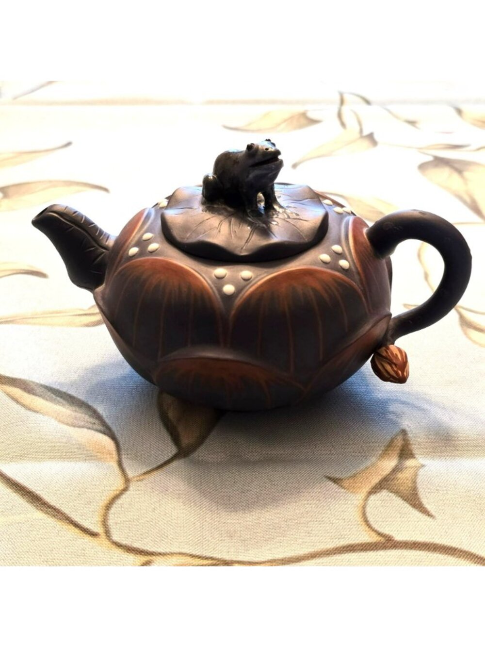 Handcrafted Yixing Clay Teapot With Frog Lid & Lotus Design Blue Brown JH8018 - Picture 6 of 7